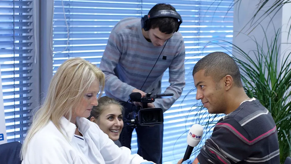 Zaměstnanci a tváře televize Nova se zapisovali do registru dárců kostní dřeně