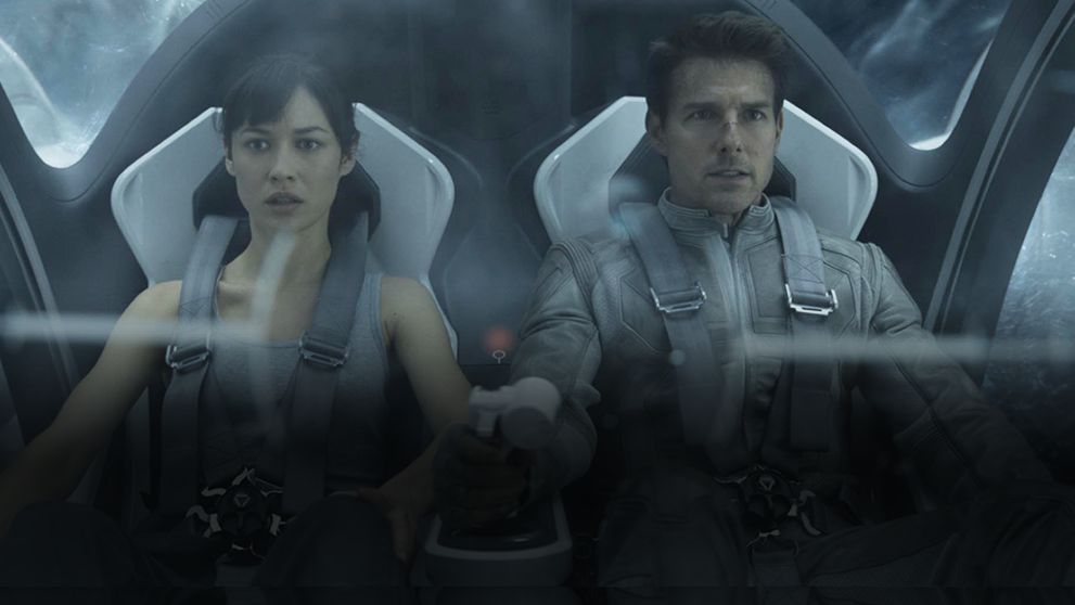 Při natáčení trháku Nevědomí měl Tom Cruise děsivou nehodu na motorce