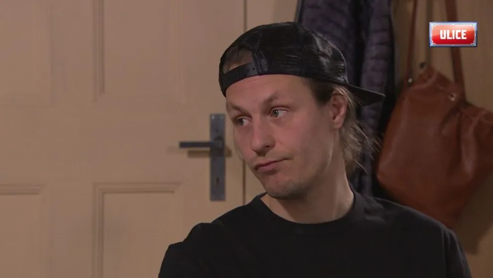CELÝ 3367. DÍL ULICE: Mário Vendule zalže. Vykopne ho z domu?