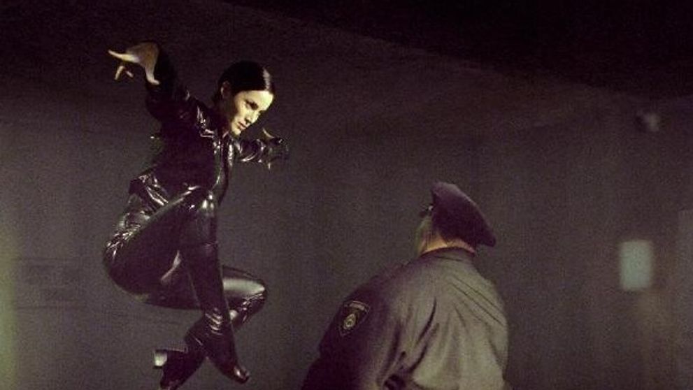 NEBEZPEČNÉ NATÁČENÍ legendárního Matrixu: Keanu Reeves málem přišel o život! Jak se to stalo?